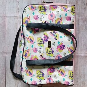 Betsey Johnson weekend travel bag. Floral. Pink Black white.